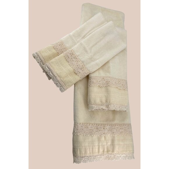 Vintage Avanti Lace Trimmed Bath & Hand Towel Set New - Picture 1 of 6